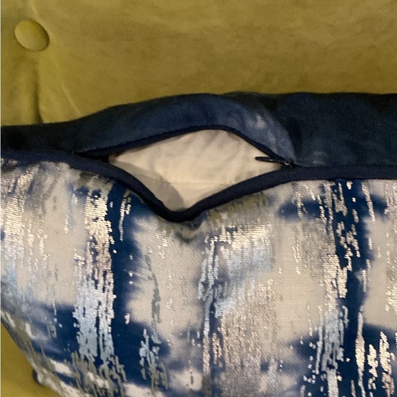 Lumbar Pillow - Picture 4 of 4